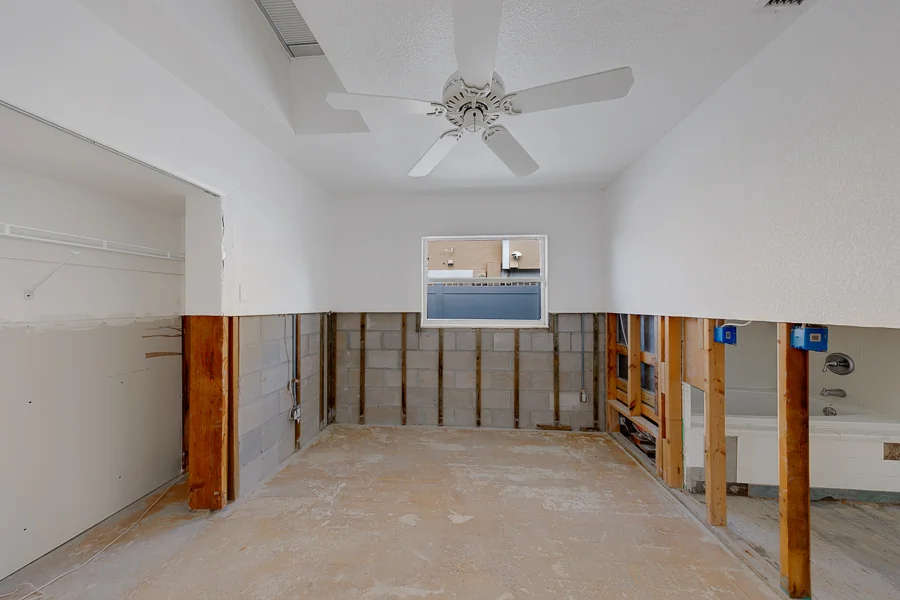 Real estate photography — 814 Bay Point Drive, Madeira Beach, Florida, 33708 | 4D Productions
