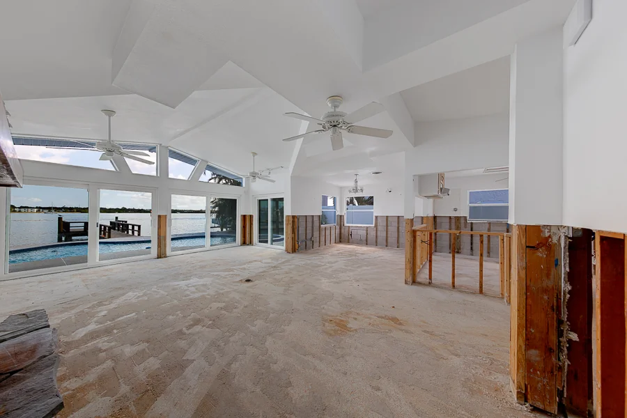 Real estate photography — 814 Bay Point Drive, Madeira Beach, Florida, 33708 | 4D Productions