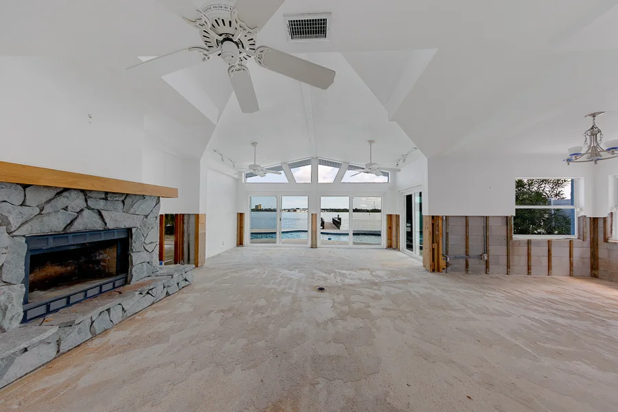 Real estate photography — 814 Bay Point Drive, Madeira Beach, Florida, 33708 | 4D Productions