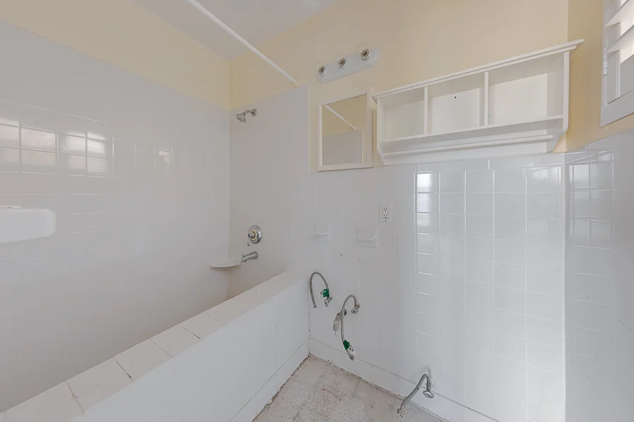 Real estate photography — 814 Bay Point Drive, Madeira Beach, Florida, 33708 | 4D Productions