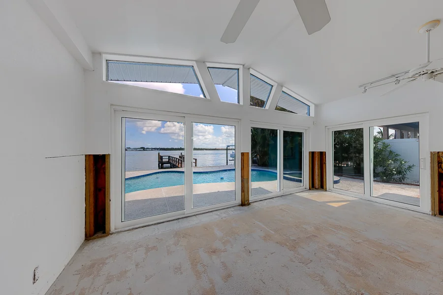 Real estate photography — 814 Bay Point Drive, Madeira Beach, Florida, 33708 | 4D Productions