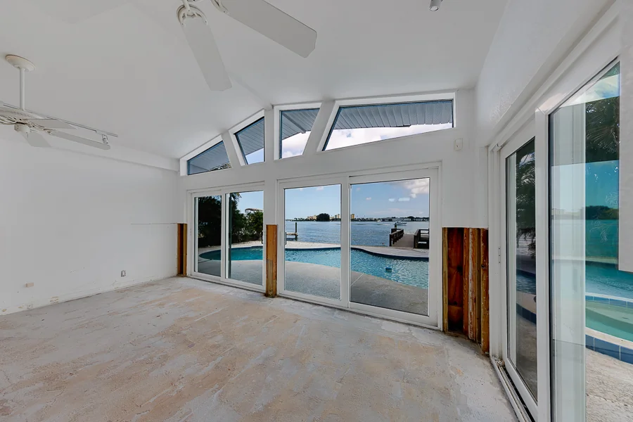 Real estate photography — 814 Bay Point Drive, Madeira Beach, Florida, 33708 | 4D Productions