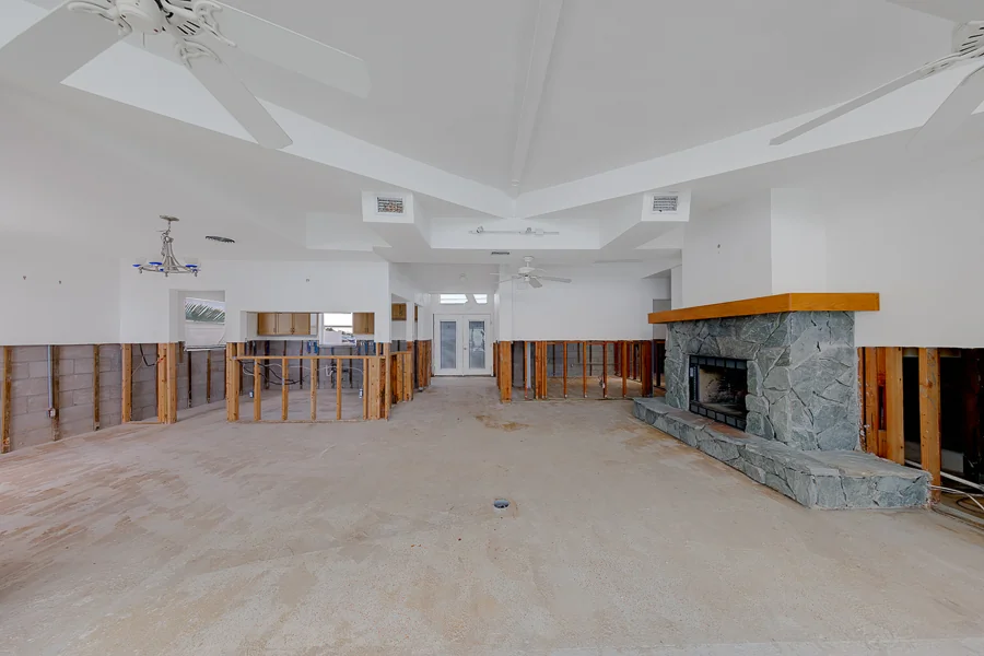 Real estate photography — 814 Bay Point Drive, Madeira Beach, Florida, 33708 | 4D Productions