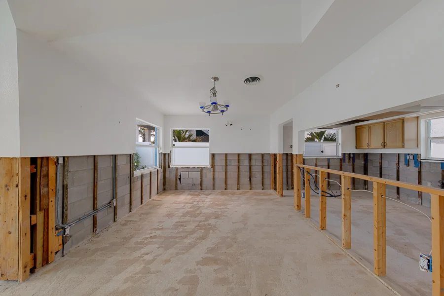 Real estate photography — 814 Bay Point Drive, Madeira Beach, Florida, 33708 | 4D Productions