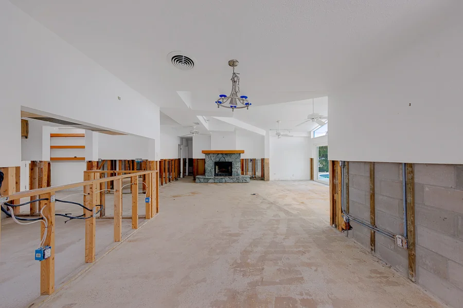 Real estate photography — 814 Bay Point Drive, Madeira Beach, Florida, 33708 | 4D Productions