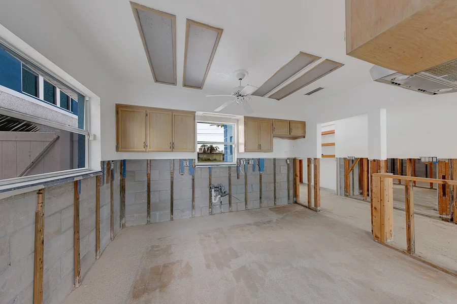 Real estate photography — 814 Bay Point Drive, Madeira Beach, Florida, 33708 | 4D Productions