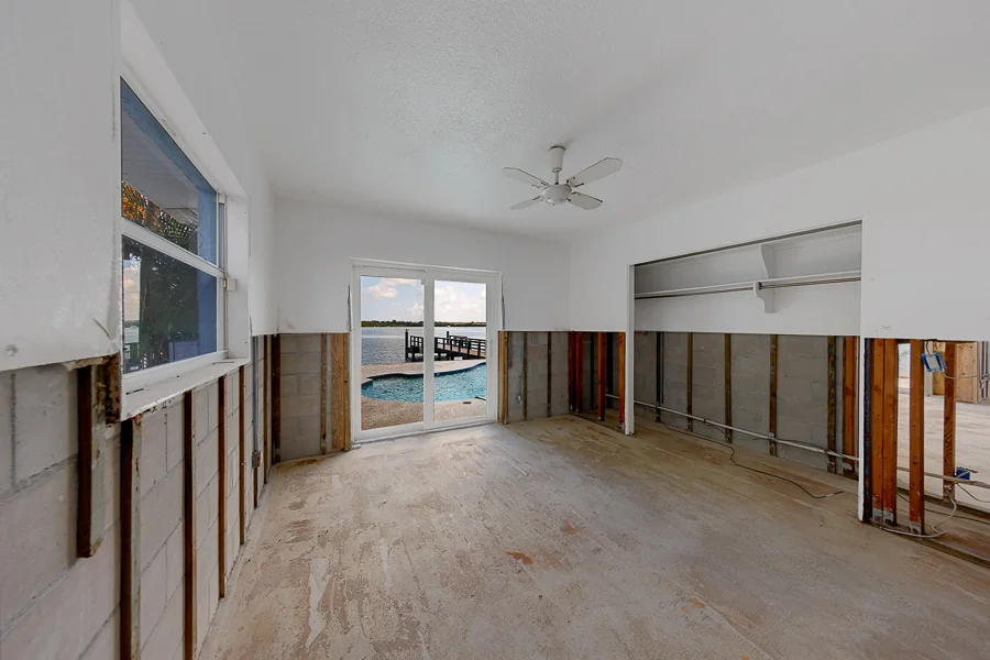 Real estate photography — 814 Bay Point Drive, Madeira Beach, Florida, 33708 | 4D Productions