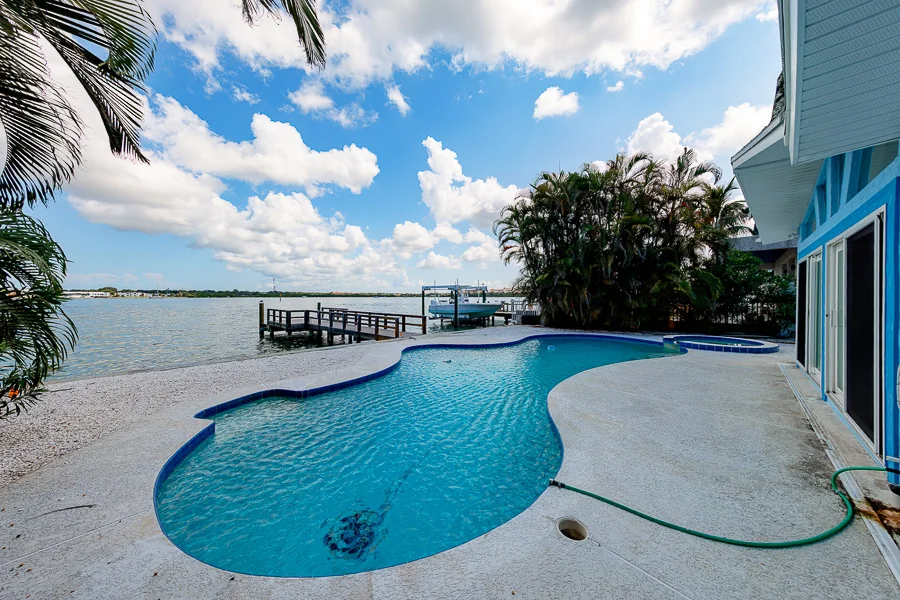 Real estate photography — 814 Bay Point Drive, Madeira Beach, Florida, 33708 | 4D Productions