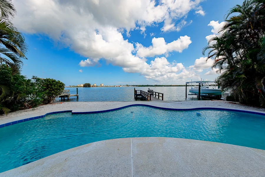 Real estate photography — 814 Bay Point Drive, Madeira Beach, Florida, 33708 | 4D Productions
