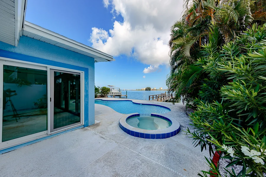 Real estate photography — 814 Bay Point Drive, Madeira Beach, Florida, 33708 | 4D Productions