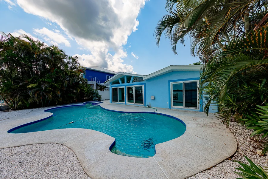 Real estate photography — 814 Bay Point Drive, Madeira Beach, Florida, 33708 | 4D Productions