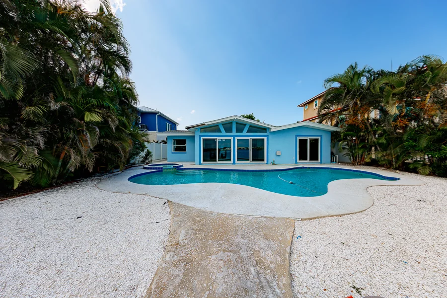 Real estate photography — 814 Bay Point Drive, Madeira Beach, Florida, 33708 | 4D Productions