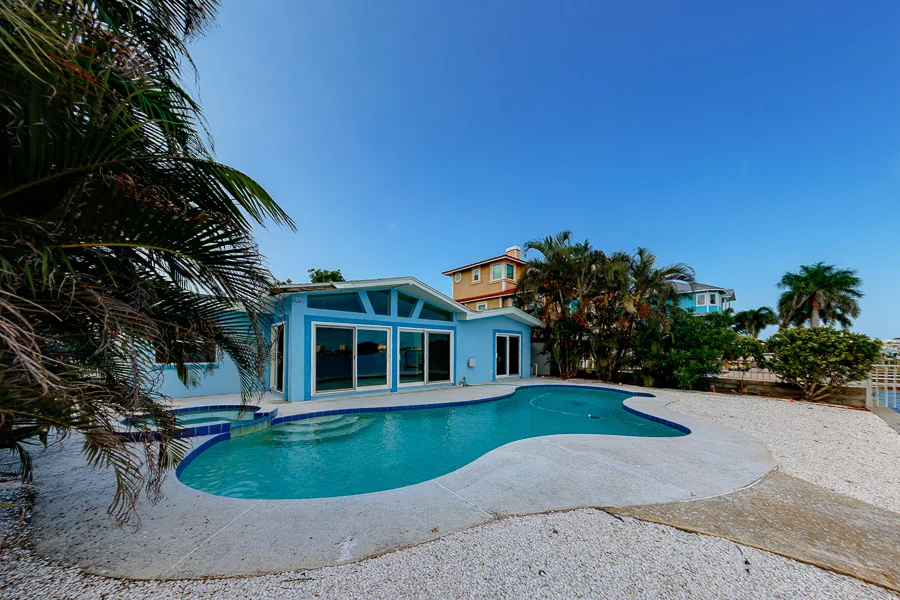 Real estate photography — 814 Bay Point Drive, Madeira Beach, Florida, 33708 | 4D Productions