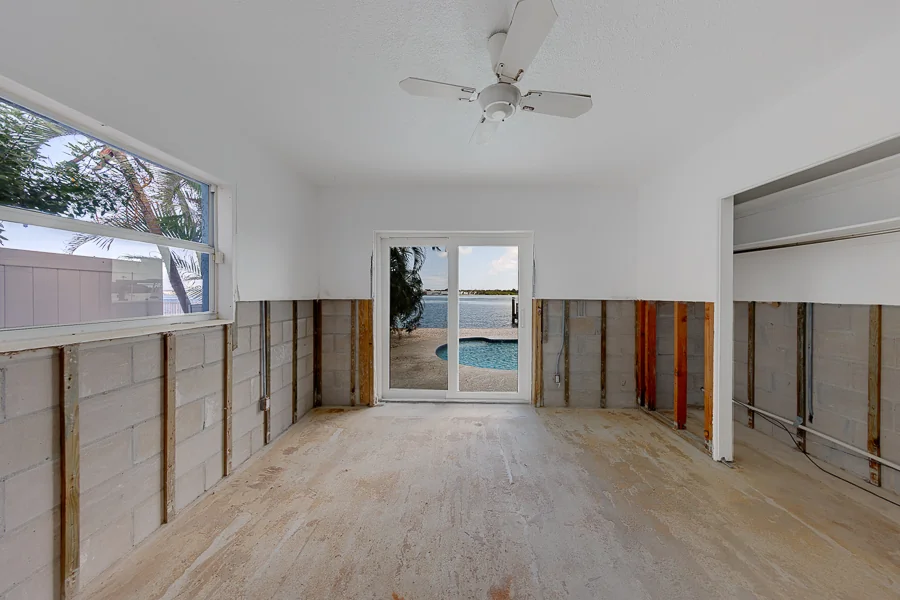 Real estate photography — 814 Bay Point Drive, Madeira Beach, Florida, 33708 | 4D Productions