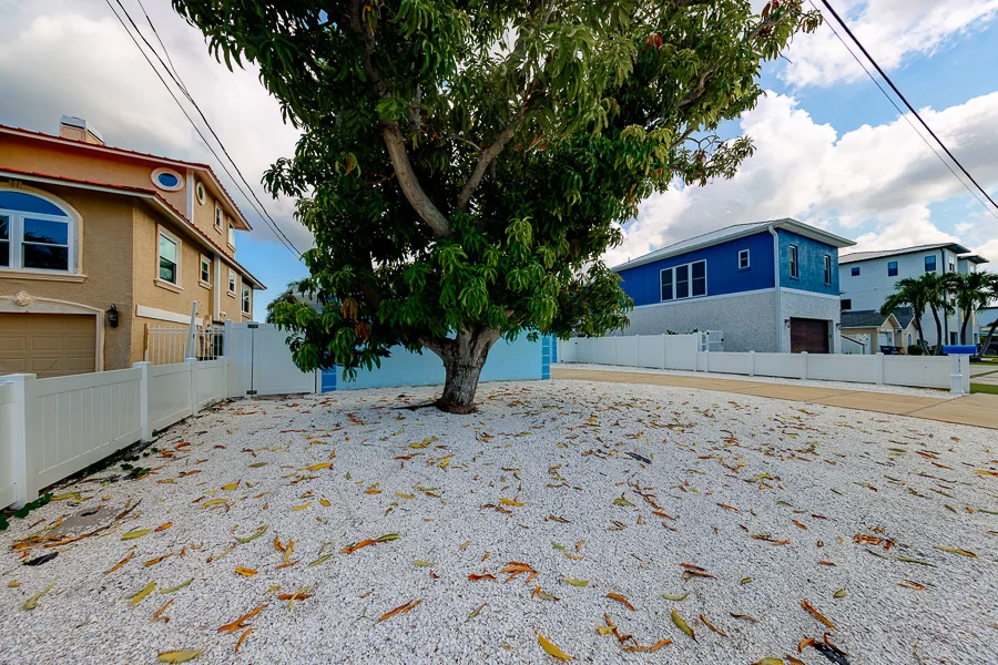 Real estate photography — 814 Bay Point Drive, Madeira Beach, Florida, 33708 | 4D Productions