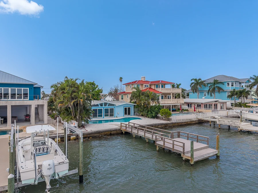 Real estate photography — 814 Bay Point Drive, Madeira Beach, Florida, 33708 | 4D Productions