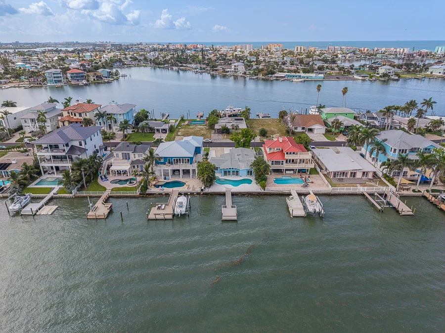 Real estate photography — 814 Bay Point Drive, Madeira Beach, Florida, 33708 | 4D Productions
