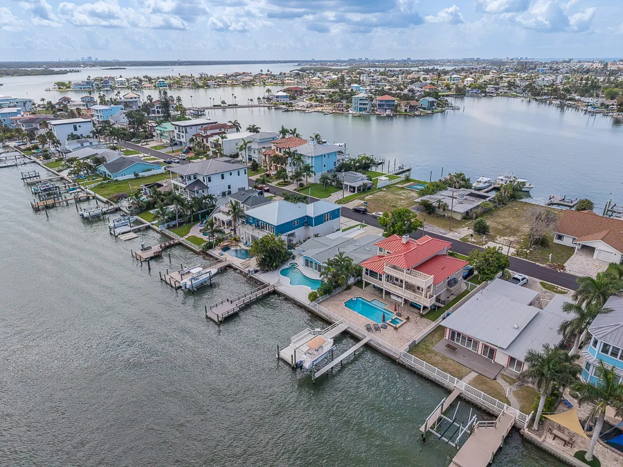 Real estate photography — 814 Bay Point Drive, Madeira Beach, Florida, 33708 | 4D Productions