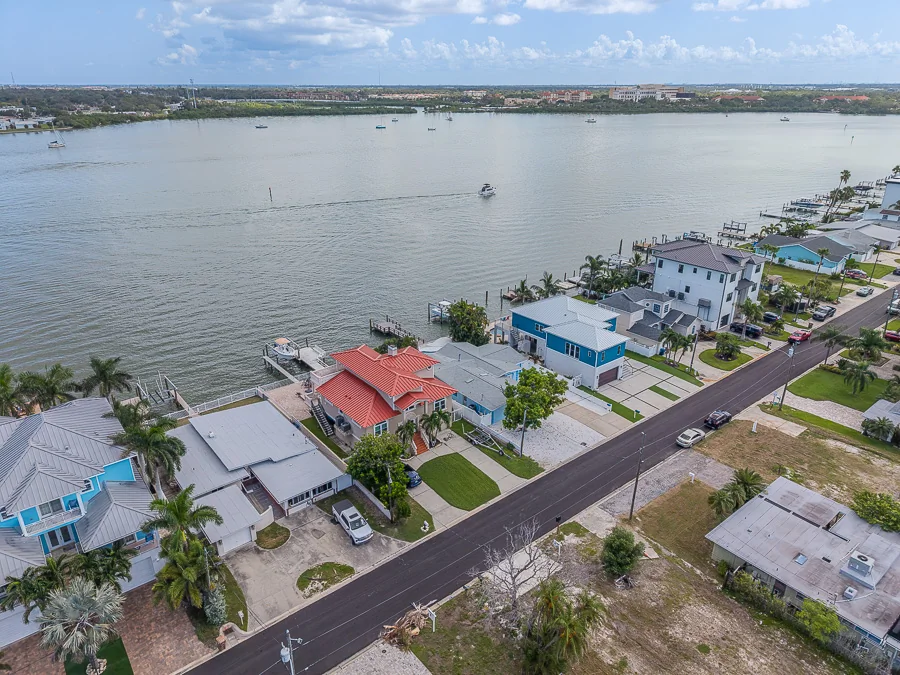 Real estate photography — 814 Bay Point Drive, Madeira Beach, Florida, 33708 | 4D Productions