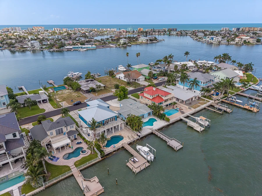 Real estate photography — 814 Bay Point Drive, Madeira Beach, Florida, 33708 | 4D Productions