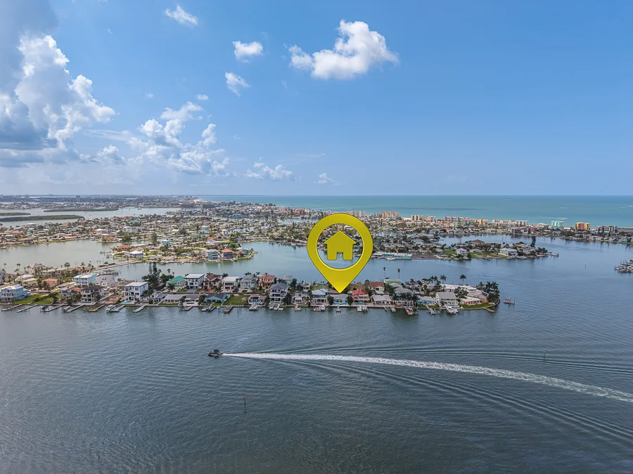 Real estate photography — 814 Bay Point Drive, Madeira Beach, Florida, 33708 | 4D Productions