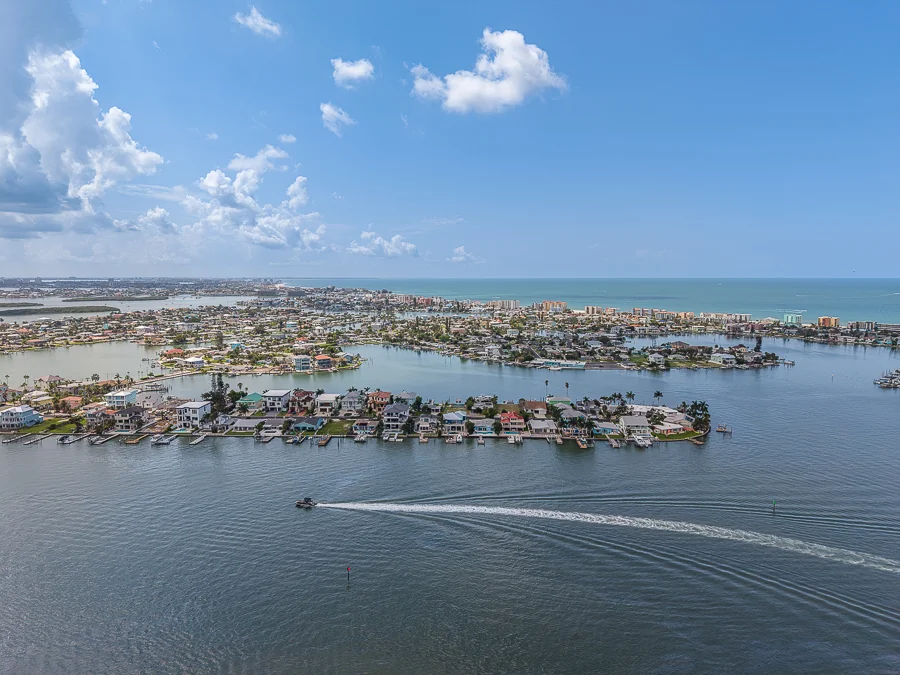 Real estate photography — 814 Bay Point Drive, Madeira Beach, Florida, 33708 | 4D Productions