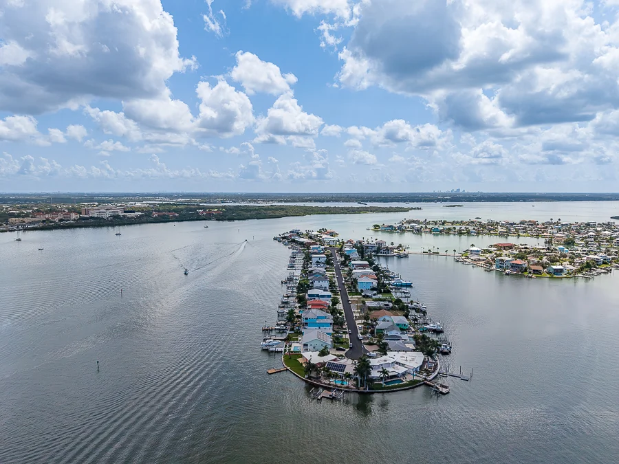 Real estate photography — 814 Bay Point Drive, Madeira Beach, Florida, 33708 | 4D Productions