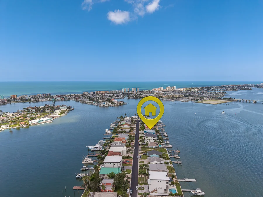 Real estate photography — 814 Bay Point Drive, Madeira Beach, Florida, 33708 | 4D Productions