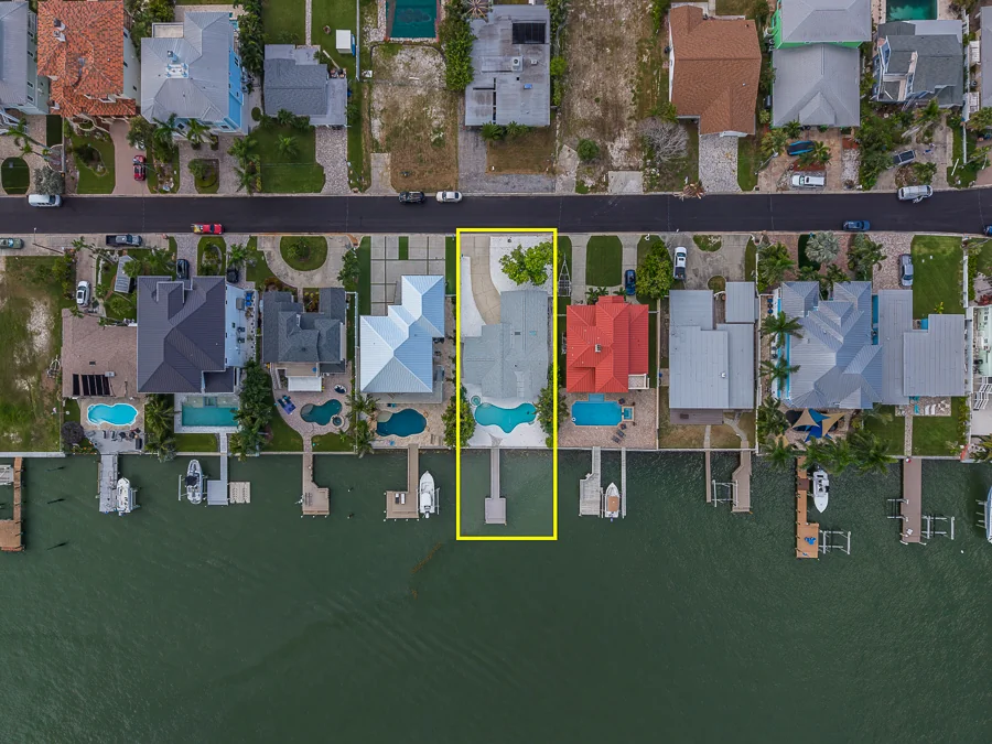 Real estate photography — 814 Bay Point Drive, Madeira Beach, Florida, 33708 | 4D Productions