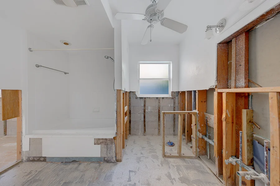Real estate photography — 814 Bay Point Drive, Madeira Beach, Florida, 33708 | 4D Productions
