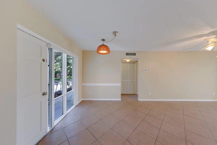 Real estate photography — 8301 Bardmoor Boulevard unit 110, Seminole, Florida, 33777 | 4D Productions