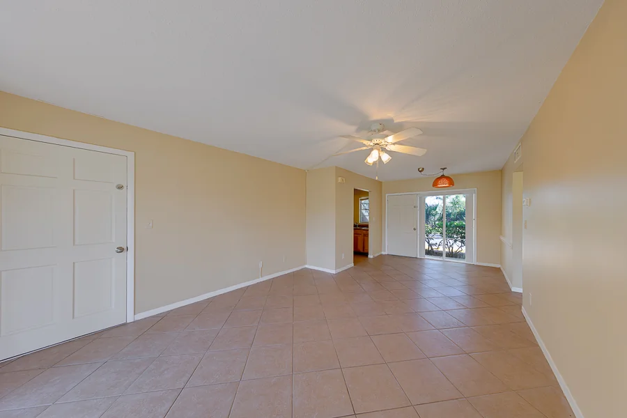 Real estate photography — 8301 Bardmoor Boulevard unit 110, Seminole, Florida, 33777 | 4D Productions