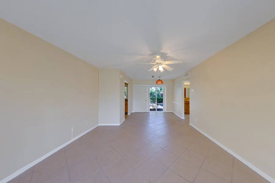 Real estate photography — 8301 Bardmoor Boulevard unit 110, Seminole, Florida, 33777 | 4D Productions