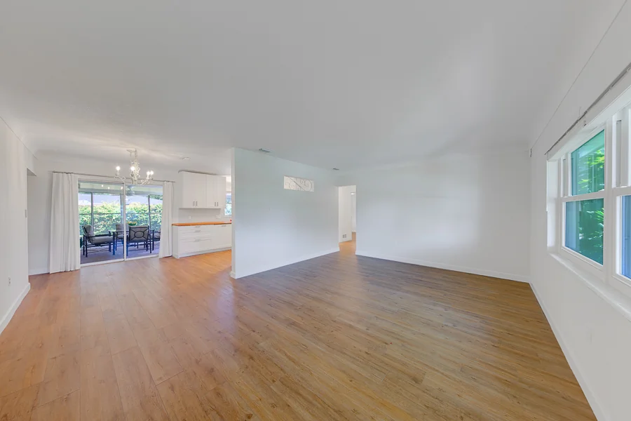 Real estate photography — 9741 52nd Terrace North, St. Petersburg, Florida, 33708 | 4D Productions