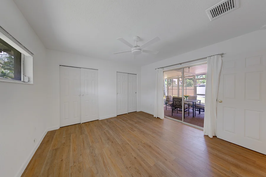 Real estate photography — 9741 52nd Terrace North, St. Petersburg, Florida, 33708 | 4D Productions