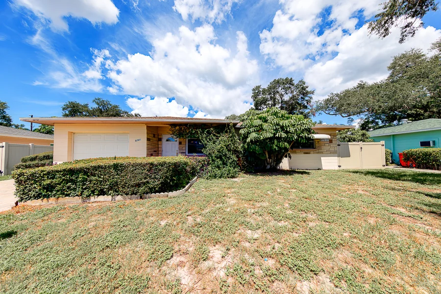 Real estate photography — 9741 52nd Terrace North, St. Petersburg, Florida, 33708 | 4D Productions