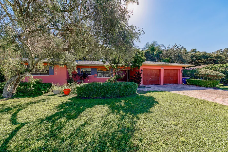 Real estate photography — 1105 Woodcrest Avenue, Clearwater, Florida, 33756 | 4D Productions