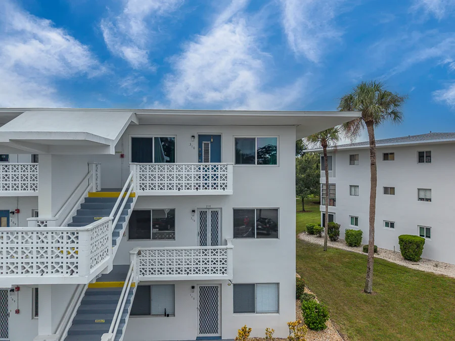 Real estate photography — 11224 82nd Ave Apt 310, Seminole Fl 33776 | 4D Productions