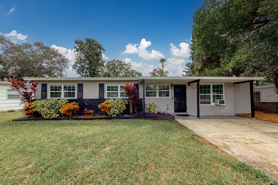Real estate photography — 1309 Mary L Road, Clearwater, Florida, 33755 | 4D Productions