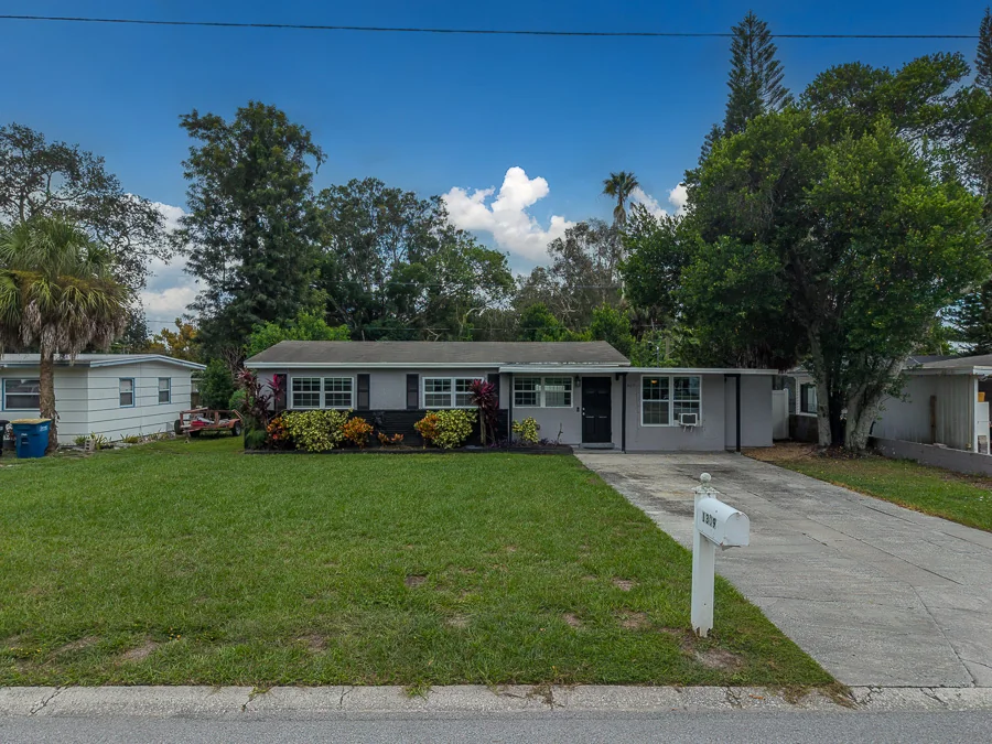 Real estate photography — 1309 Mary L Road, Clearwater, Florida, 33755 | 4D Productions