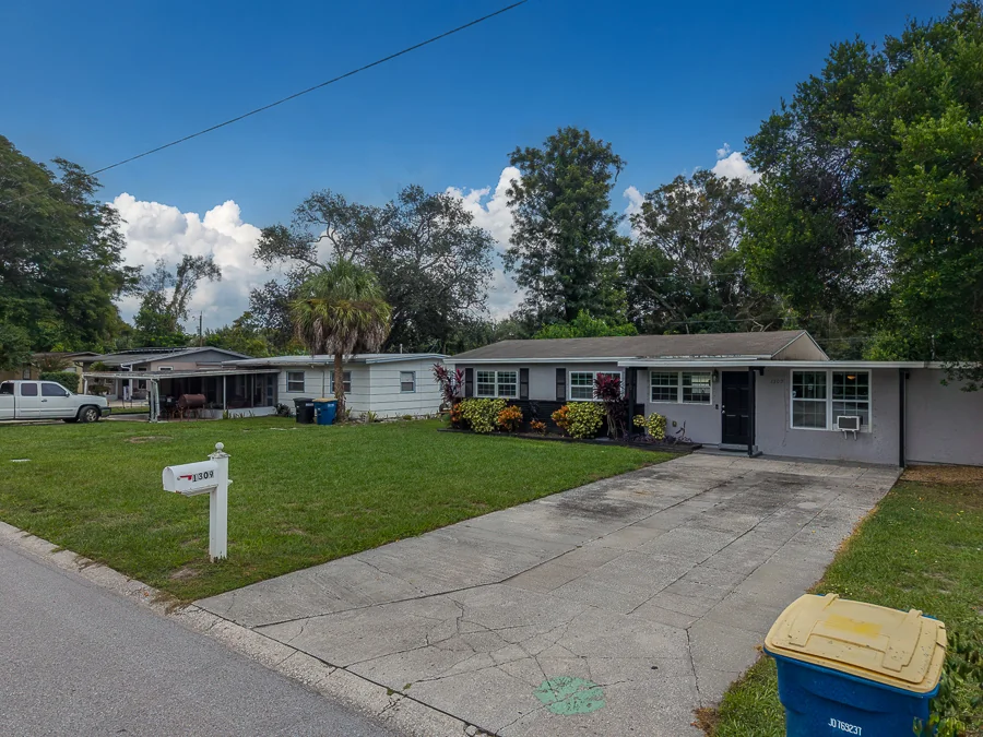 Real estate photography — 1309 Mary L Road, Clearwater, Florida, 33755 | 4D Productions