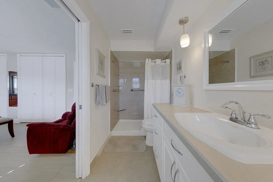Real estate photography — 2061 Attache Court, Clearwater, Florida, 33764 | 4D Productions