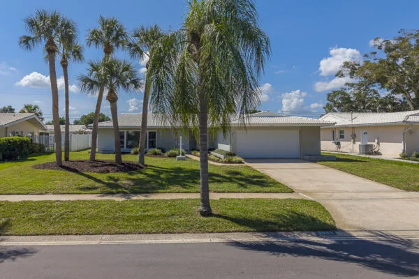 Real estate photography — 2061 Attache Court, Clearwater, Florida, 33764 | 4D Productions