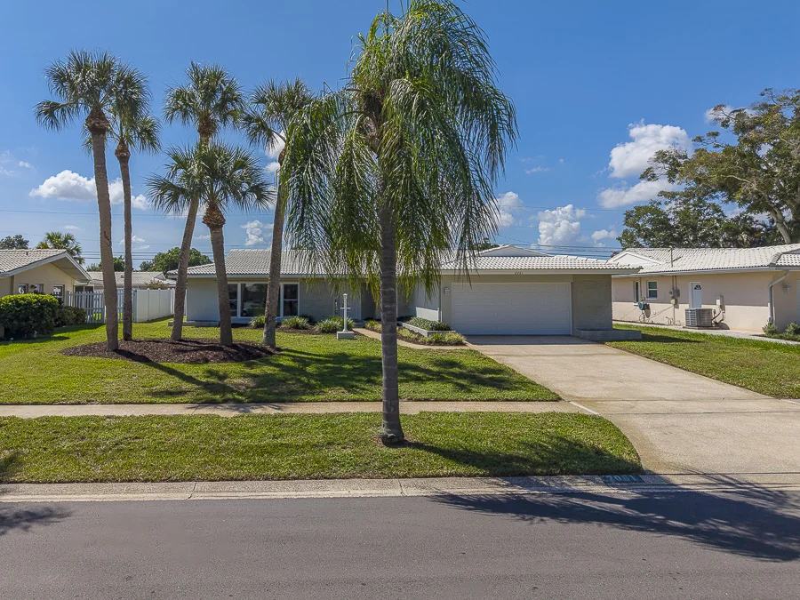 Real estate photography — 2061 Attache Court, Clearwater, Florida, 33764 | 4D Productions