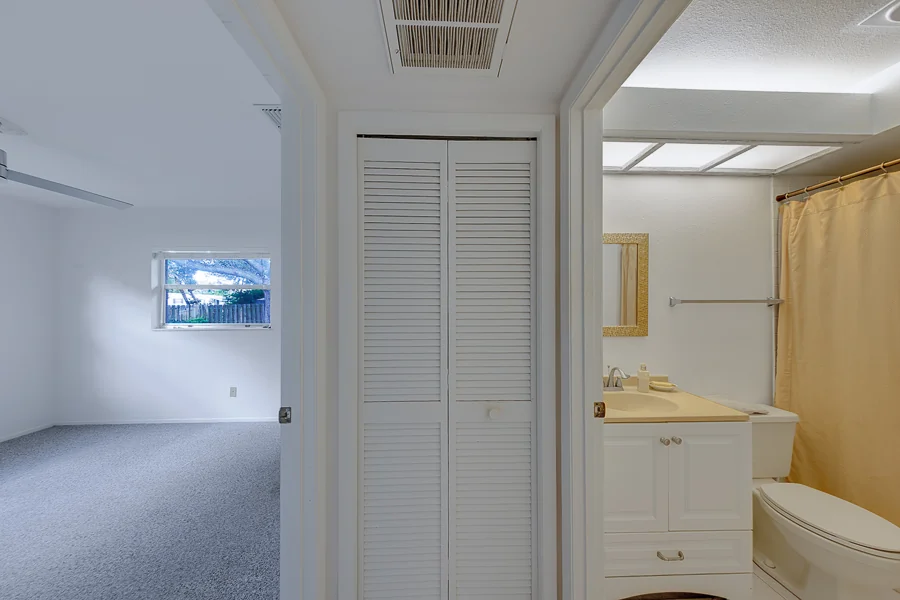 Real estate photography — 2460 Northside Drive, Clearwater, Florida, 33761 | 4D Productions