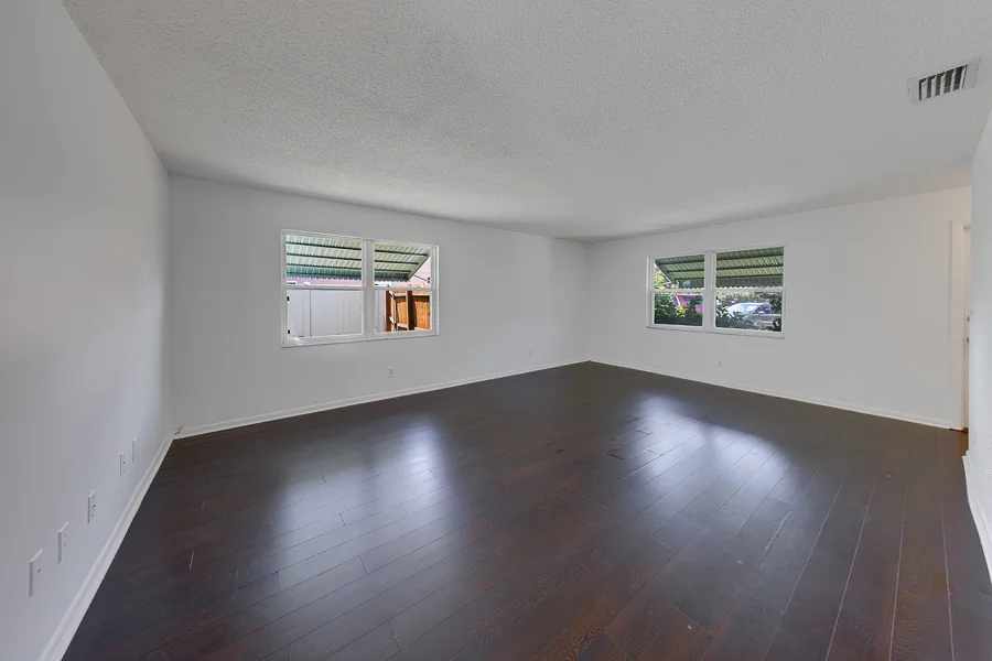 Real estate photography — 3015 Saint John Drive, Clearwater, Florida, 33759 | 4D Productions