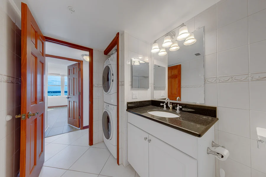 Real estate photography — 423 Mandalay Avenue, Clearwater Beach, Florida, 33767 | 4D Productions