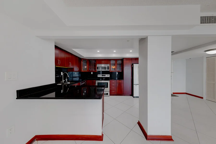 Real estate photography — 423 Mandalay Avenue, Clearwater Beach, Florida, 33767 | 4D Productions
