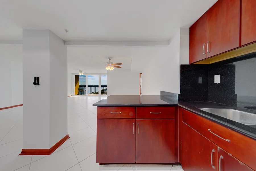 Real estate photography — 423 Mandalay Avenue, Clearwater Beach, Florida, 33767 | 4D Productions
