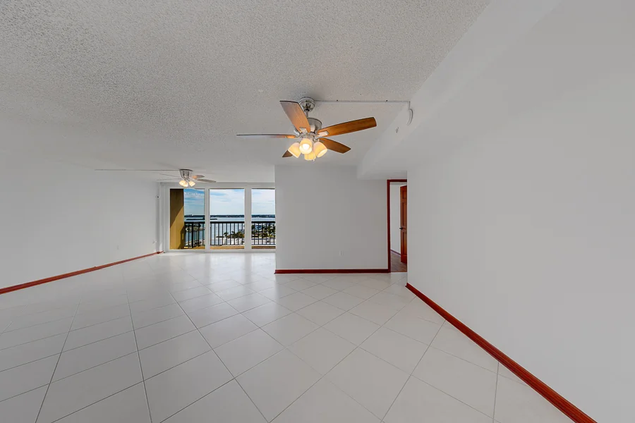 Real estate photography — 423 Mandalay Avenue, Clearwater Beach, Florida, 33767 | 4D Productions
